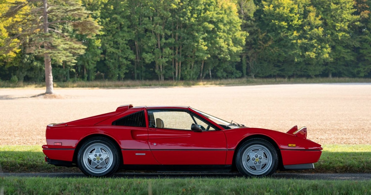 フェラーリ 328 画像