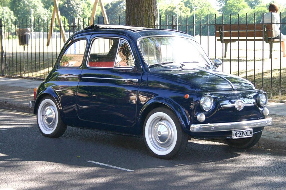 フィアット500旧車画像